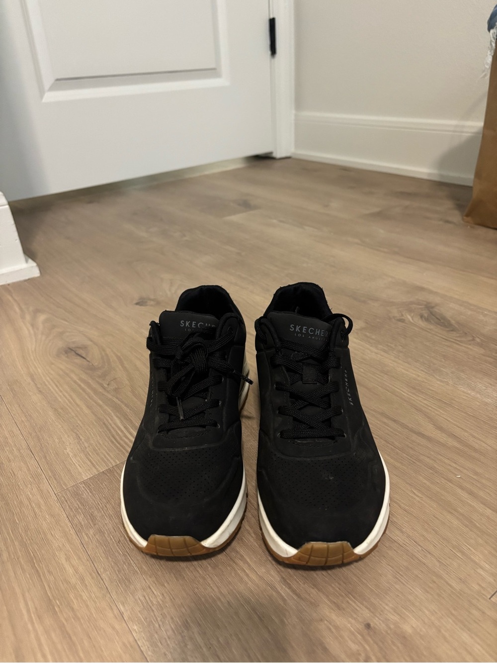 Skechers women’s Black Sneakers